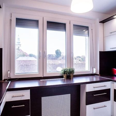 בודפשט Peaceful, Cozy And New Apartment With Balcony מראה חיצוני תמונה