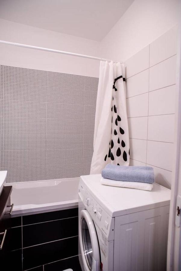 בודפשט Peaceful, Cozy And New Apartment With Balcony מראה חיצוני תמונה