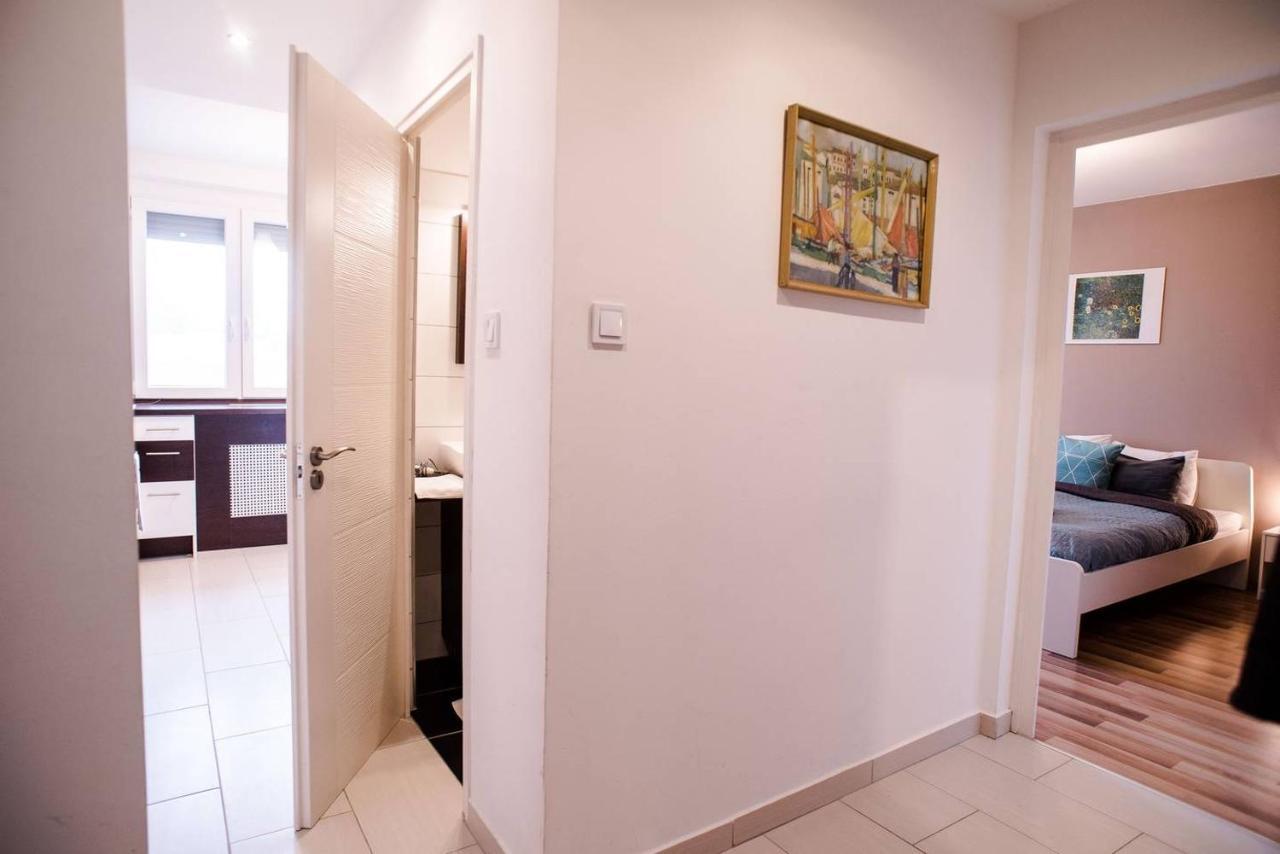בודפשט Peaceful, Cozy And New Apartment With Balcony מראה חיצוני תמונה