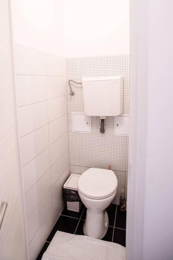 בודפשט Peaceful, Cozy And New Apartment With Balcony מראה חיצוני תמונה